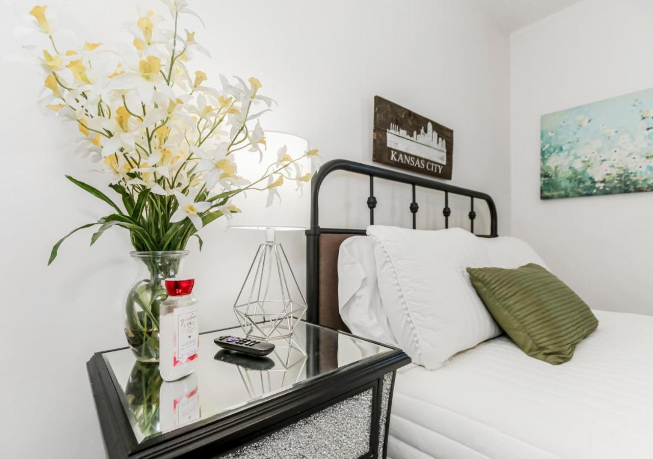 Becky & Marvels 420 Stay - Private Room Kansas City Extérieur photo