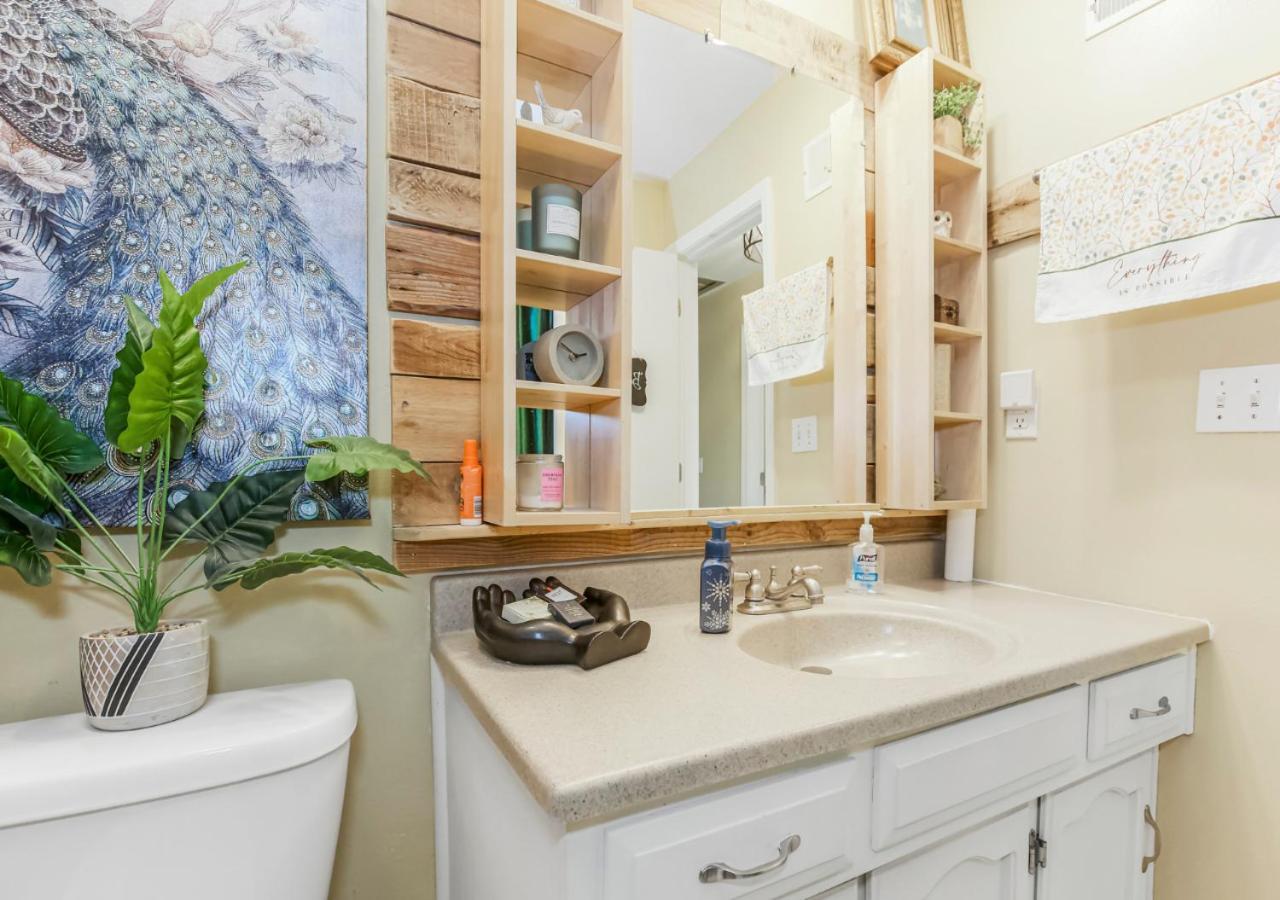 Becky & Marvels 420 Stay - Private Room Kansas City Extérieur photo
