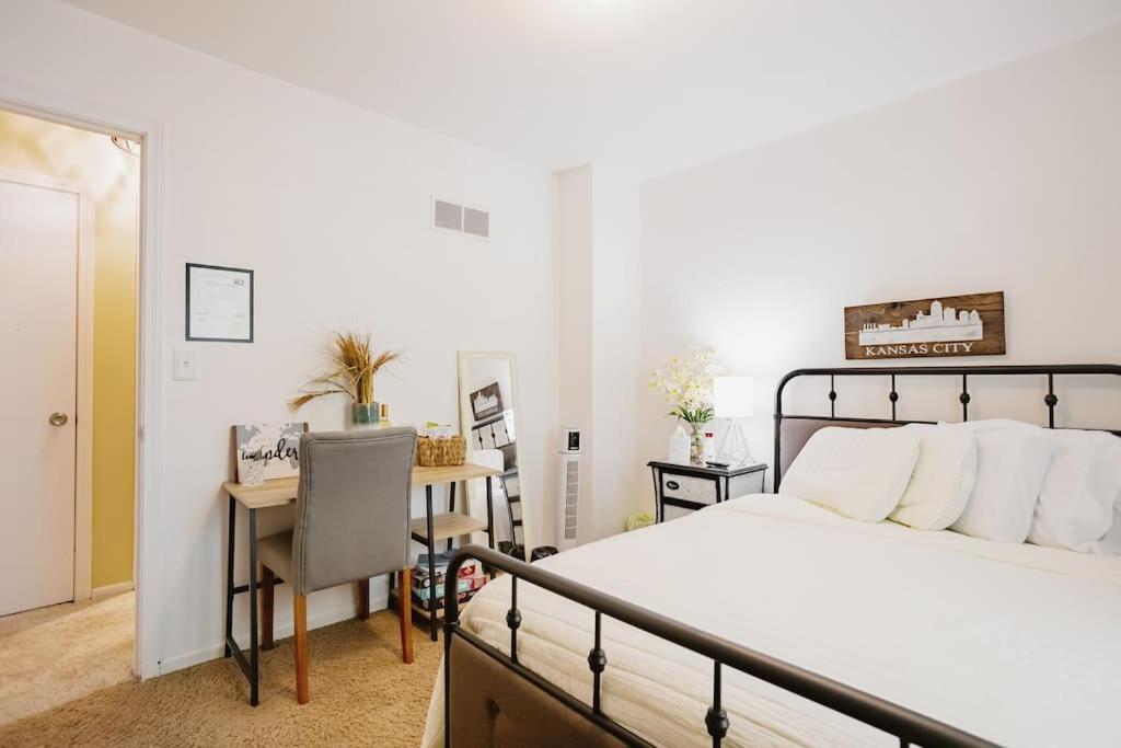 Becky & Marvels 420 Stay - Private Room Kansas City Extérieur photo
