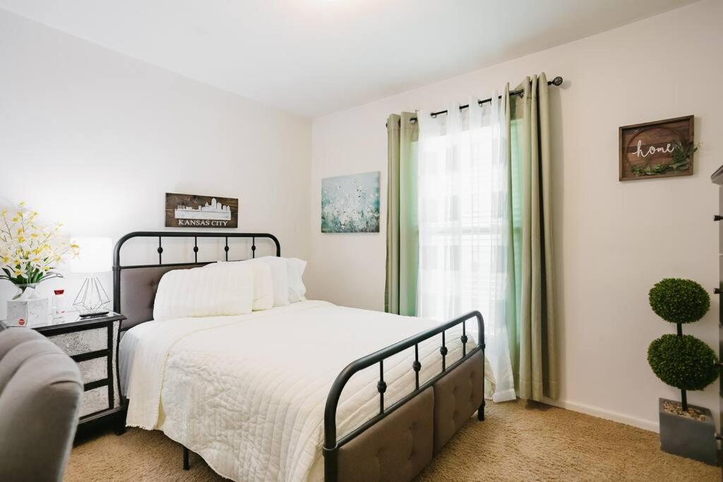 Becky & Marvels 420 Stay - Private Room Kansas City Extérieur photo